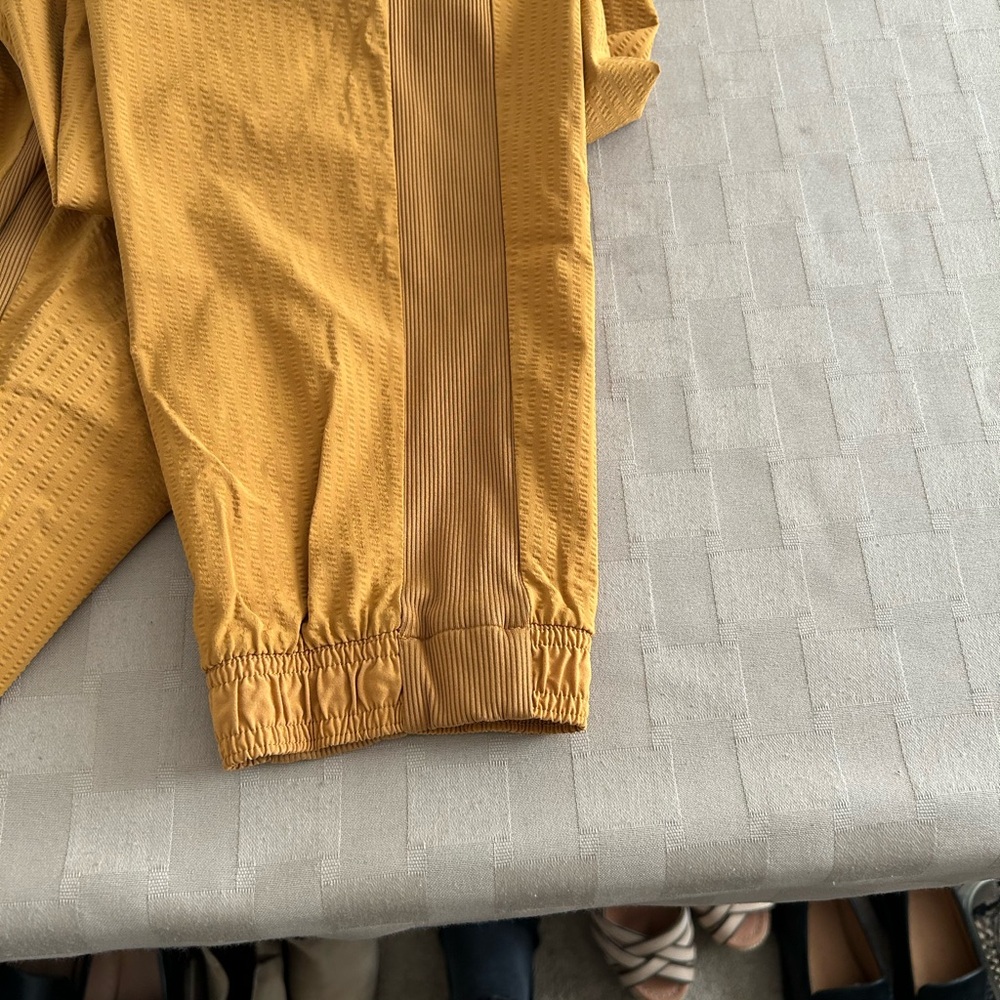 Athleta Textured Brooklyn Jogger Pant in Marigold - Picture 10 of 13